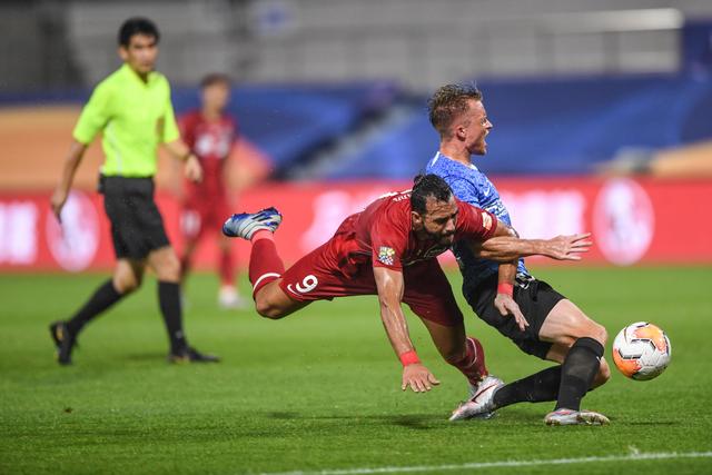 半场-英博暂2-1泰山 高准翼连续低级失误马莱莱传射马德鲁加伤退